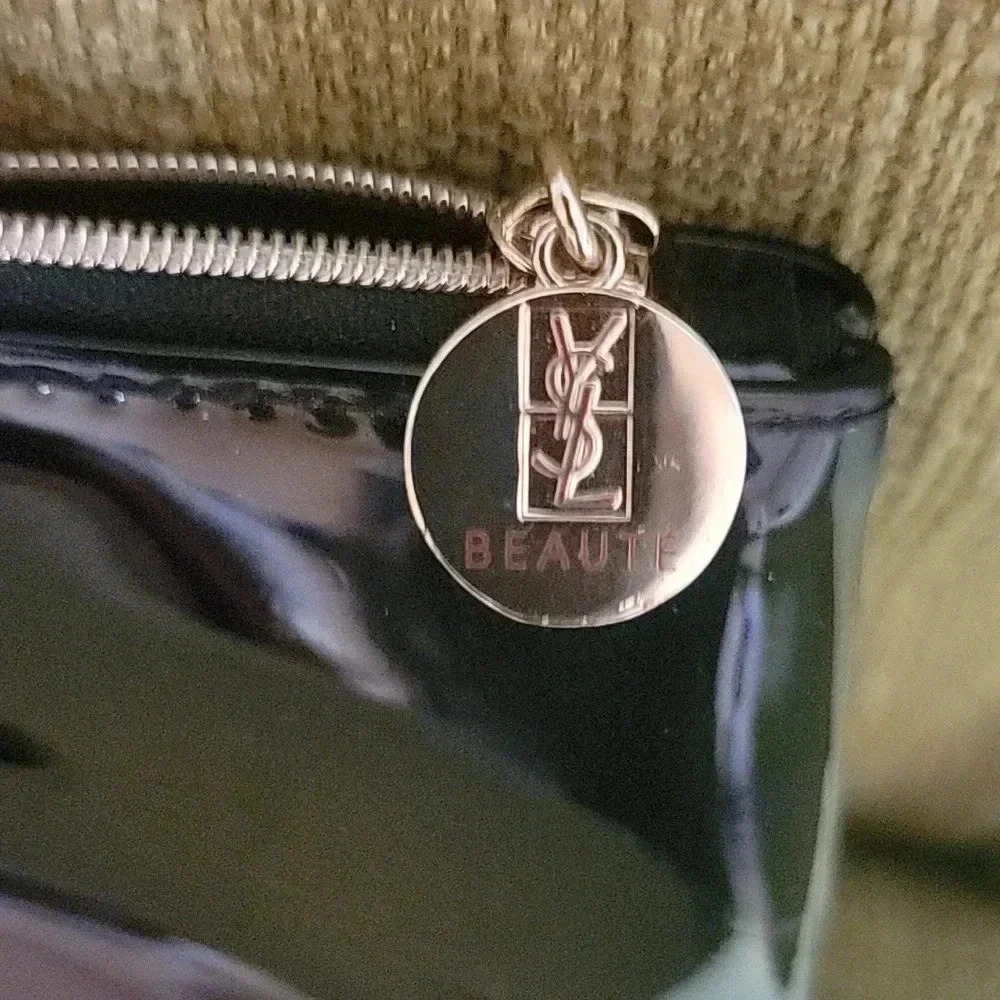 Ysl Parfume Clutch Patent Leather View 3